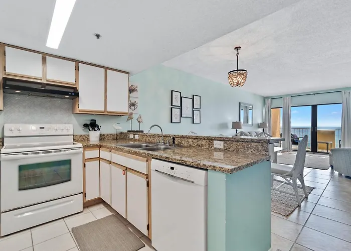 Tropical Winds 403: Beachfront Oasis With Pool And Fitness Holiday home *
