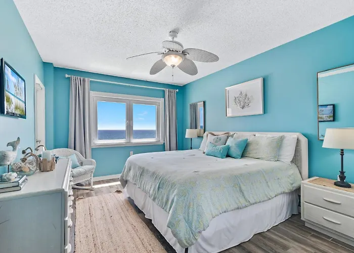 Holiday home Tropical Winds 403: Beachfront Oasis With Pool And Fitness