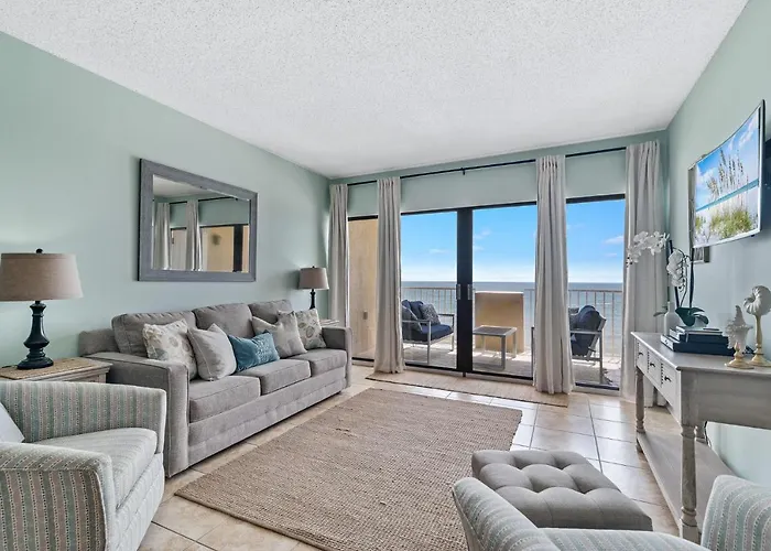 Holiday home Tropical Winds 403: Beachfront Oasis With Pool And Fitness