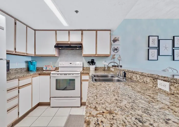 Holiday home Tropical Winds 403: Beachfront Oasis With Pool And Fitness *